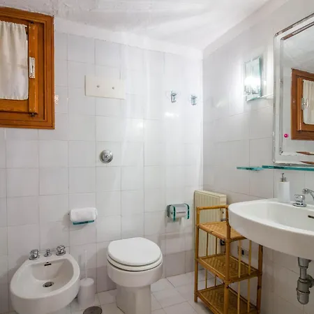 Guesthost - Dreamy Sea View With Pool Apartment *