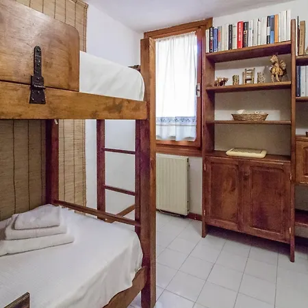 Guesthost - Dreamy Sea View With Pool And Parking Apartment