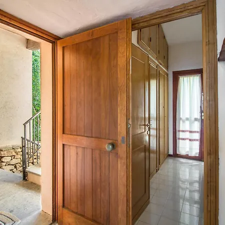 Guesthost - Dreamy Sea View With Pool And Parking Apartment *