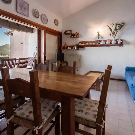 Guesthost - Dreamy Sea View With Pool And Parking